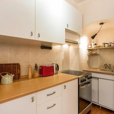 Central Family Nest Apartment Belgrade