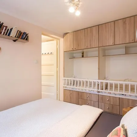 Central Family Nest Apartment Belgrade